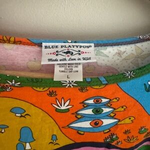 Blue Platypus Landscape 3/4 Sleeve Tee - L